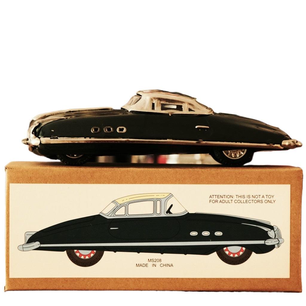 Wind-up tin sedan – retro collectible gift for gamer boyfriend
